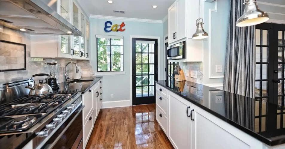 Chic And Comfortable 2br Near Uptown