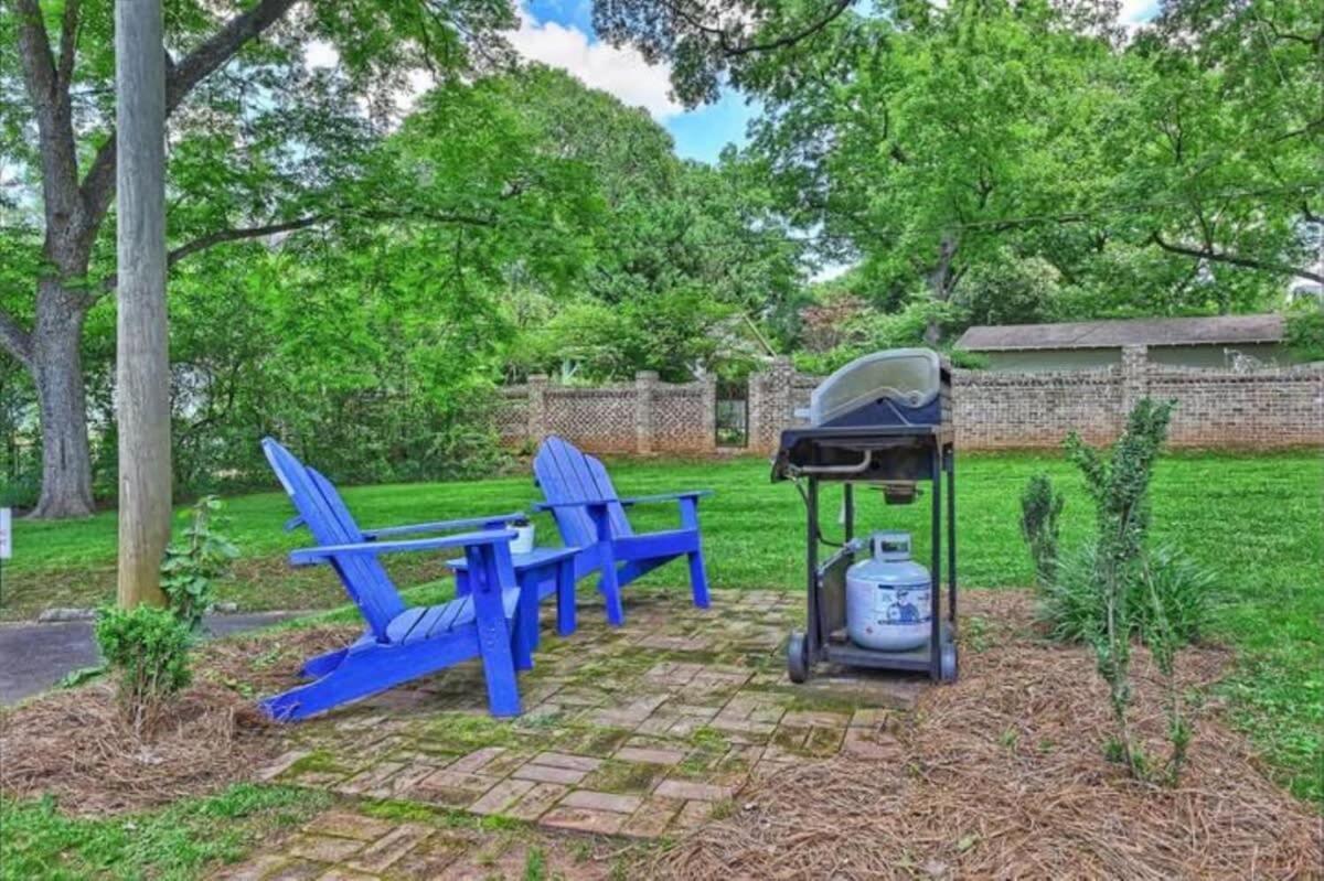 Elegant 2br With Covered Patio Holiday home *