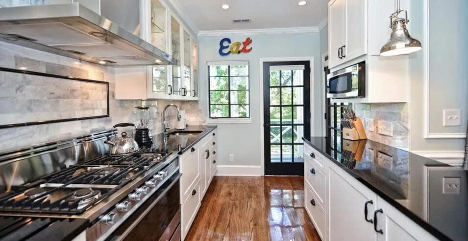 Chic And Comfortable 2br Near Uptown