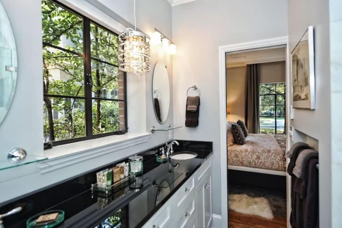 Holiday home Relax Or Entertain In Luxurious 2br With Patio *