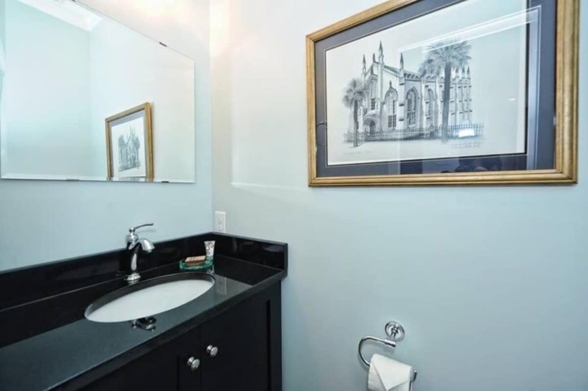 Relax Or Entertain In Luxurious 2br With Patio *