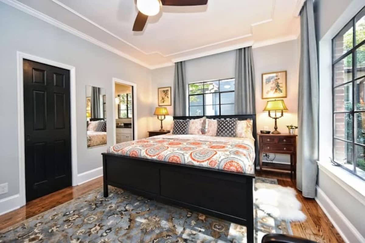 Relax Or Entertain In Luxurious 2br With Patio Charlotte