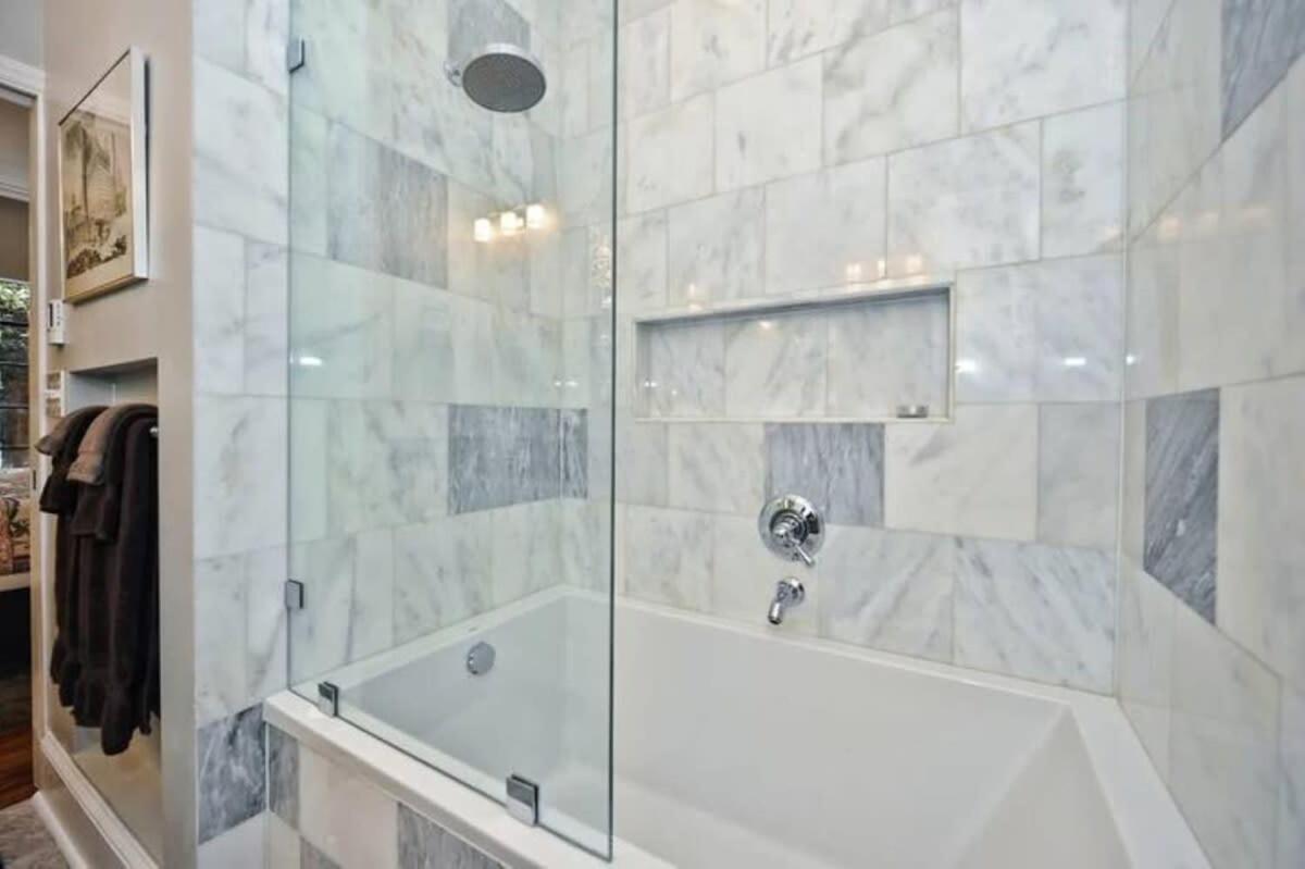 Relax Or Entertain In Luxurious 2br With Patio * Charlotte