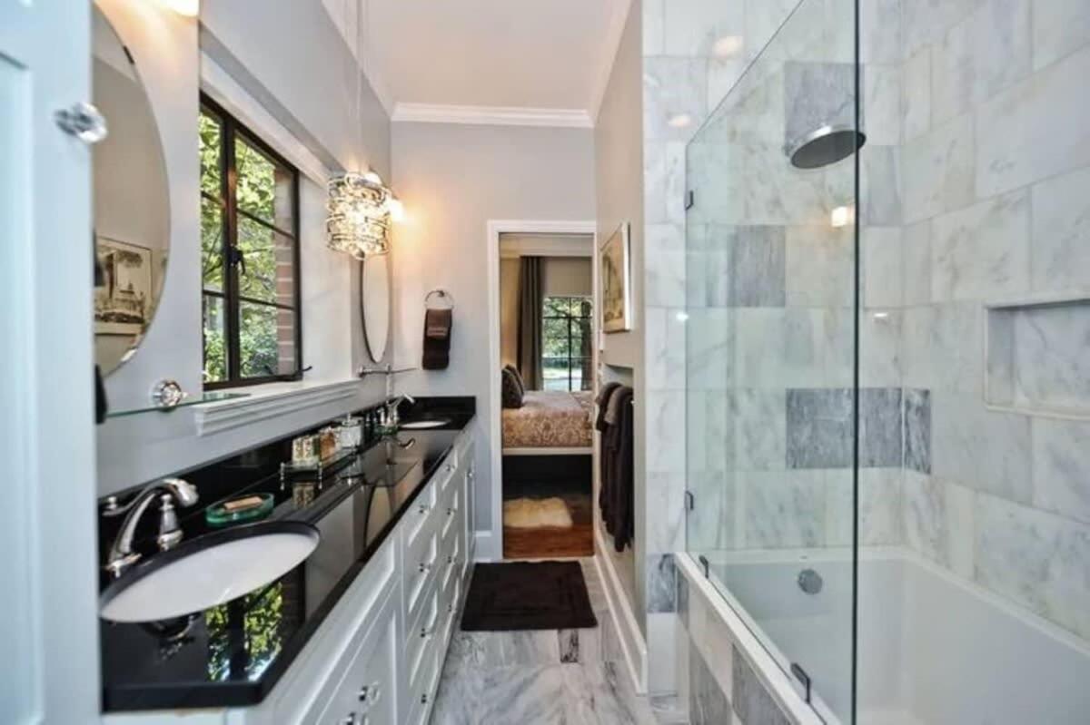 Relax Or Entertain In Luxurious 2br With Patio *