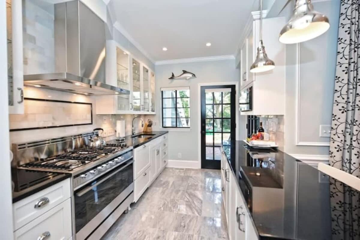 Relax Or Entertain In Luxurious 2br With Patio * Charlotte