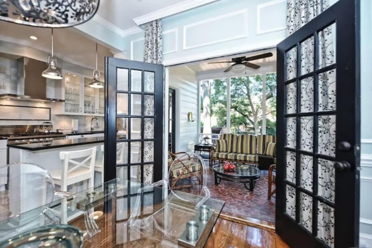 Holiday home Relax Or Entertain In Luxurious 2br With Patio Charlotte