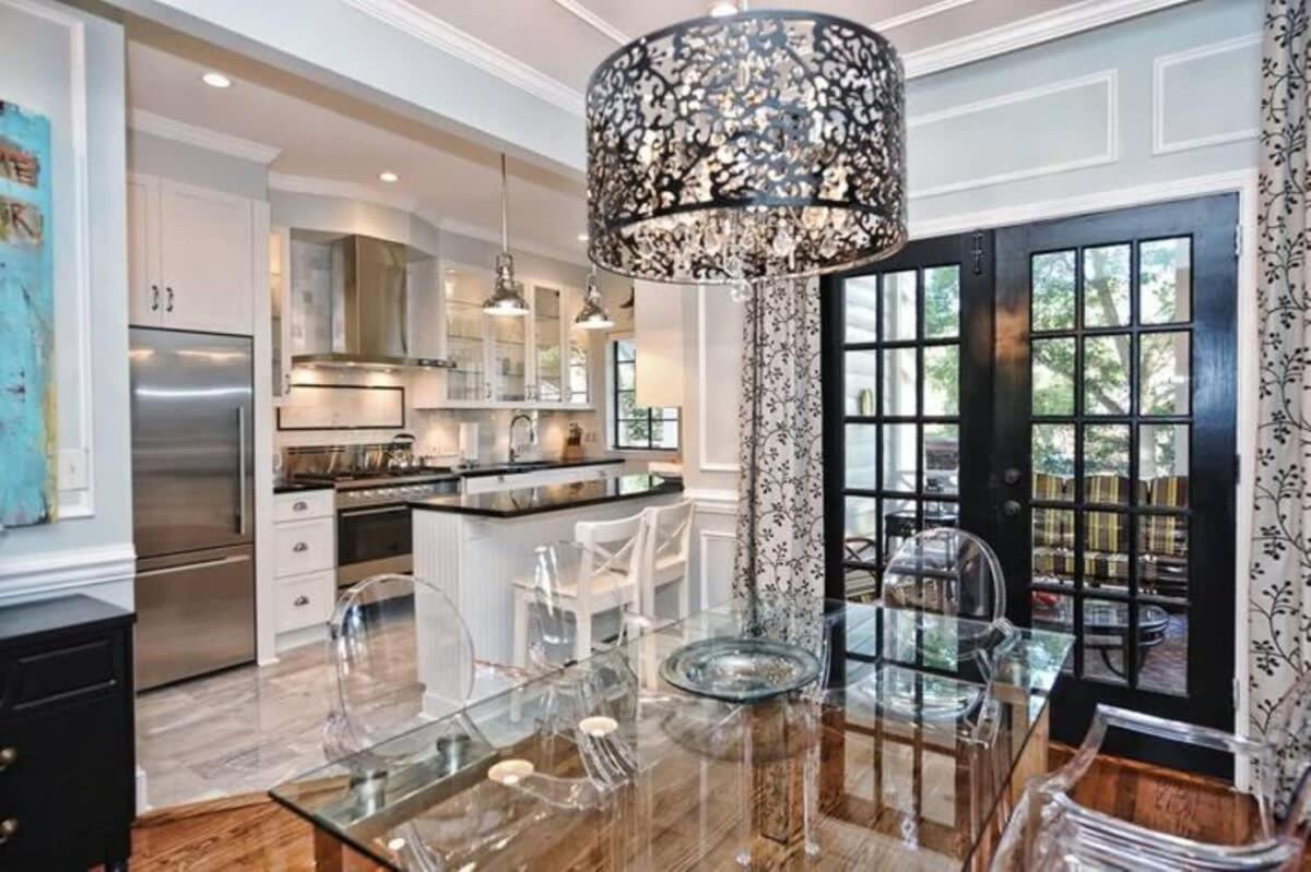 Relax Or Entertain In Luxurious 2br With Patio * Charlotte