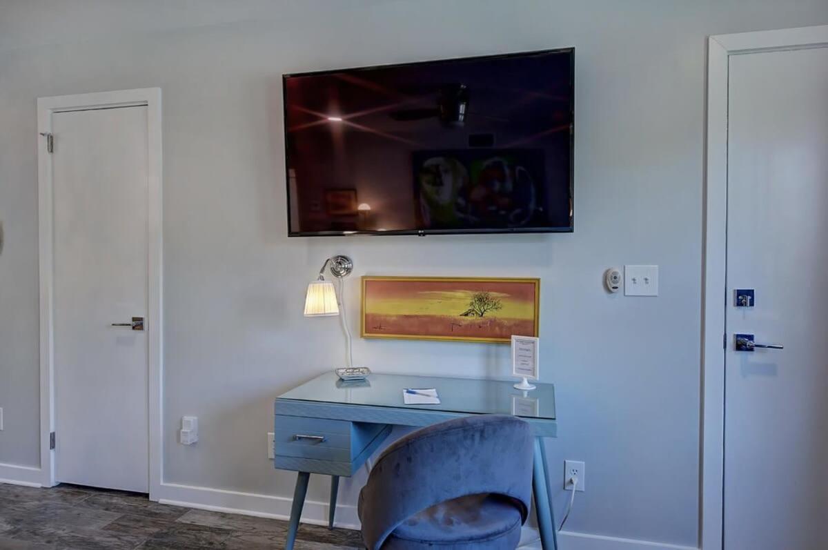 Holiday home Spacious Conveniently Located 1br In Myers Park *