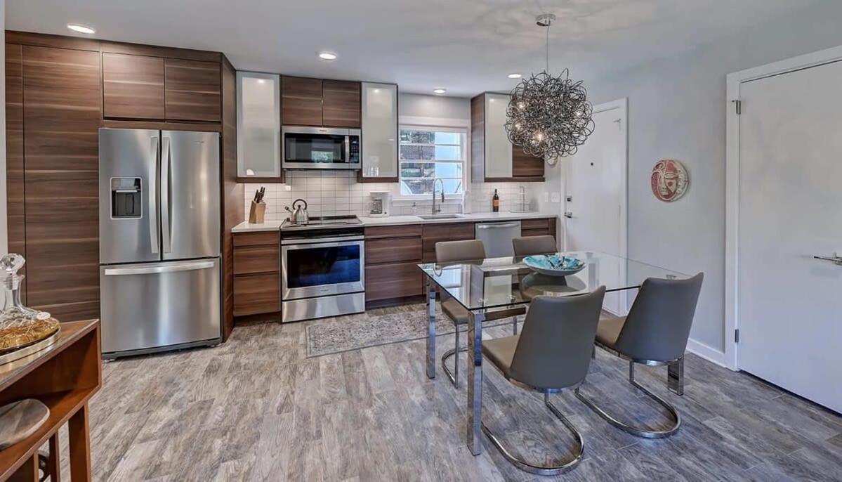 Spacious Conveniently Located 1br In Myers Park