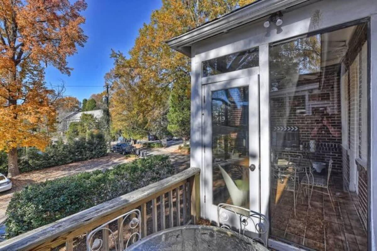 Spacious 2br In Myers Park With Sunroom Holiday home