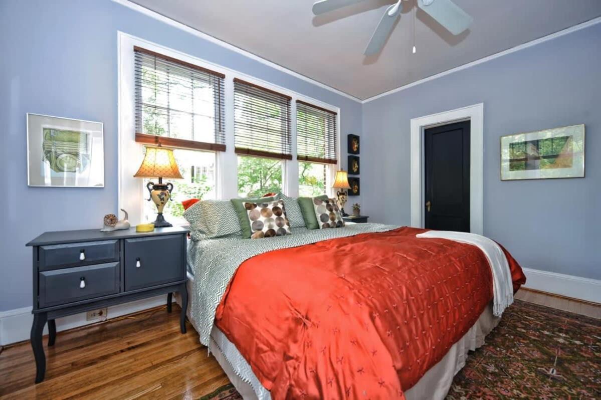 Spacious 2br In Myers Park With Sunroom Holiday home *
