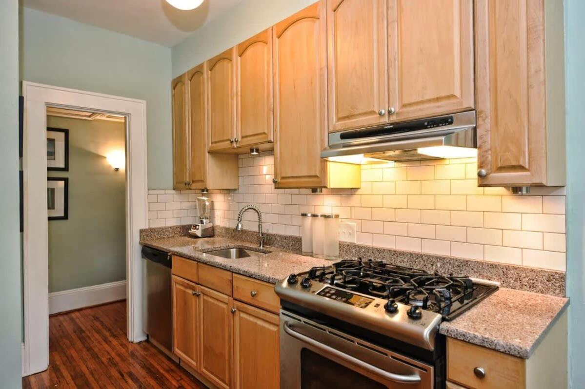 Holiday home Spacious 2br In Myers Park With Sunroom