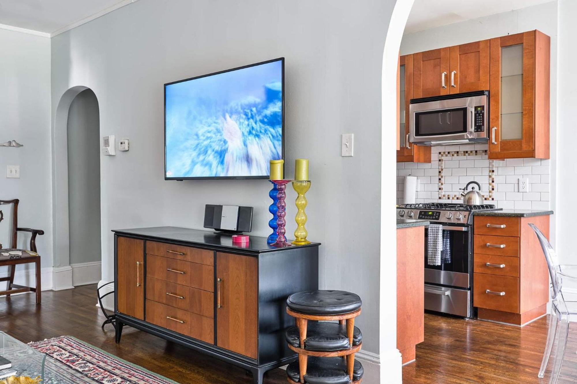 Holiday home Contemporary Gem In The Heart Of Myers Park *