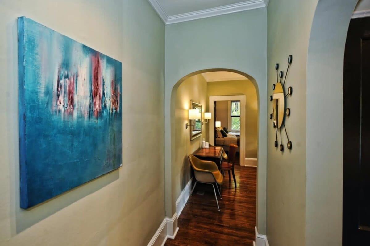 Holiday home Luxurious Myers Park Living With Screened Porch