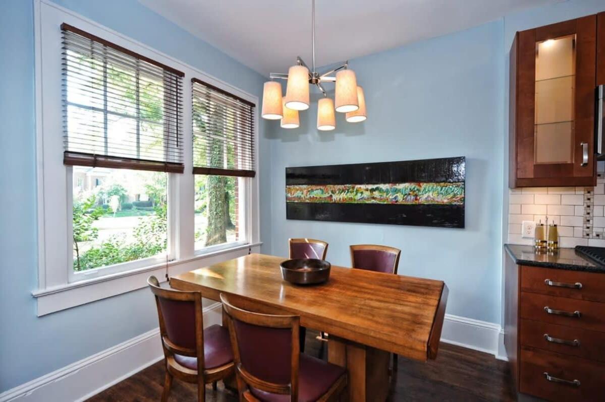 Luxurious Myers Park Living With Screened Porch Holiday home *
