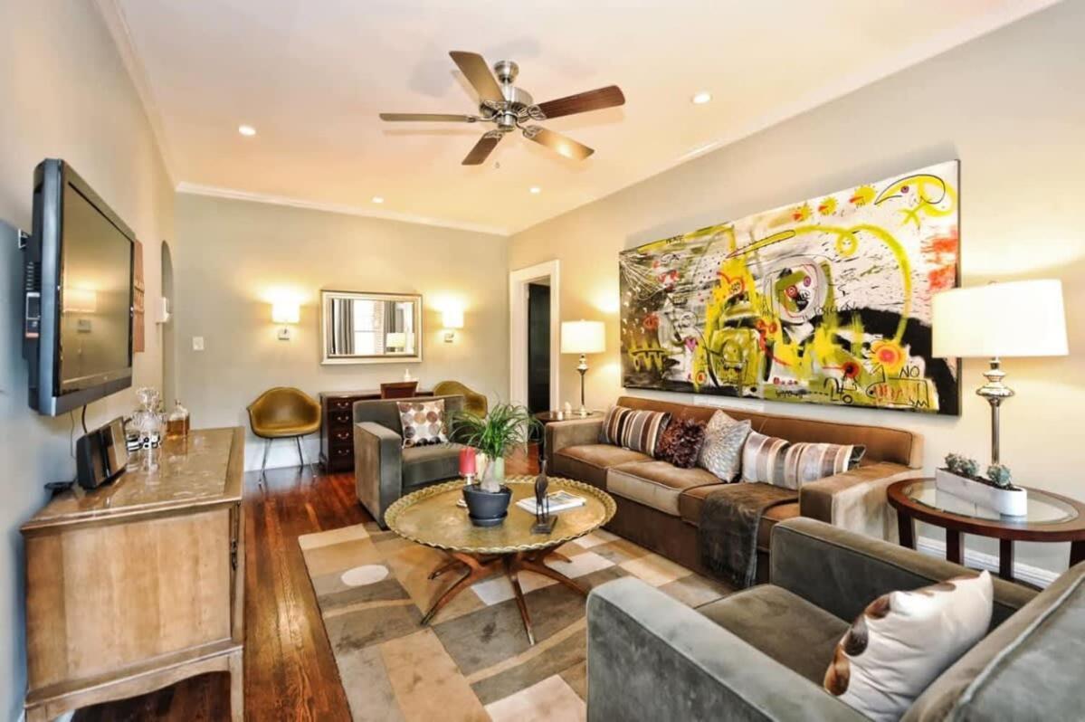 Holiday home Luxurious Myers Park Living With Screened Porch *