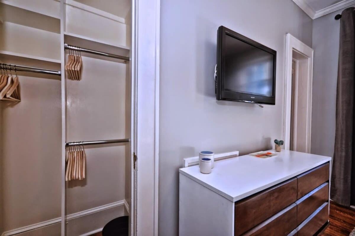 Holiday home 2 Bedroom In Myers Park With Comfortable Screened Porch Charlotte