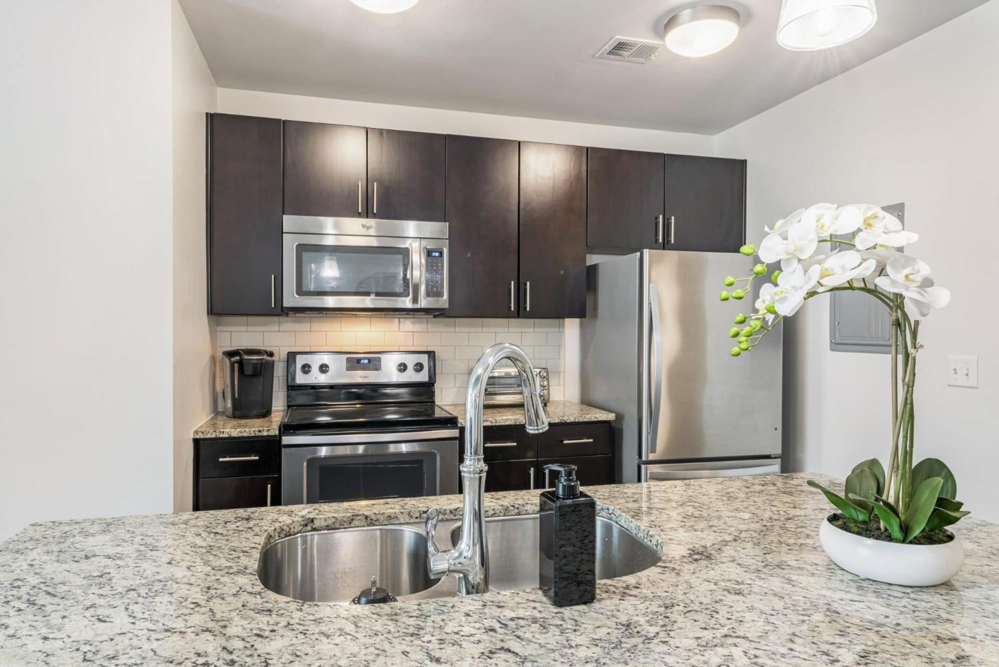 Luxurious Uptown Apartments In Charlotte North Carolina *