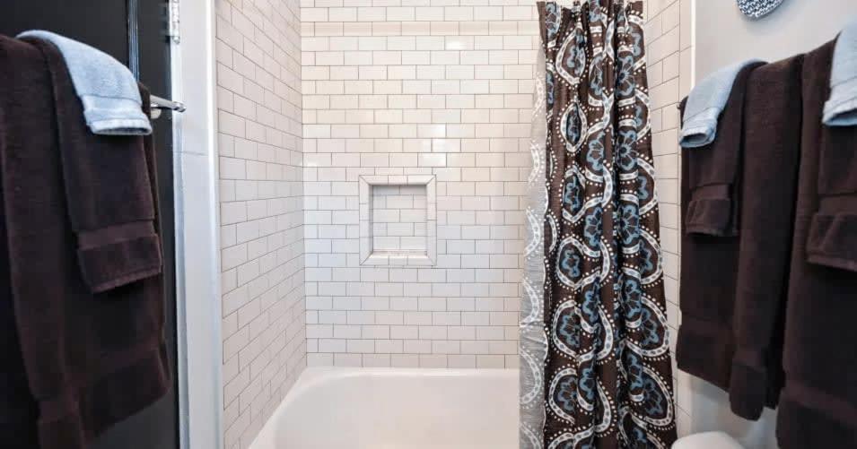 Light Filled 2 Bedroom In Myers Park With A Porch Holiday home