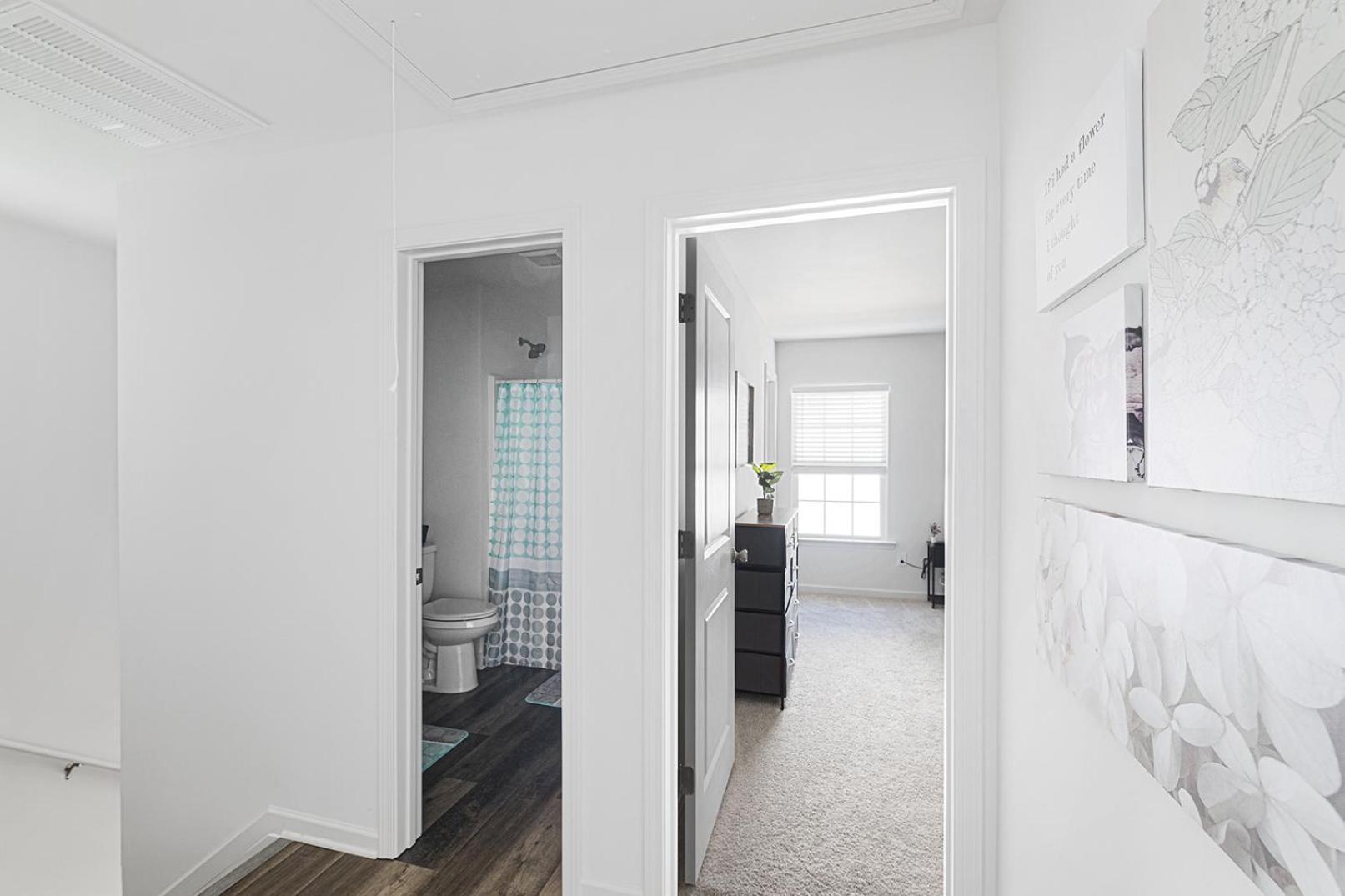Fresh & Comfy Near Uptown With Hottub & Private Yard *