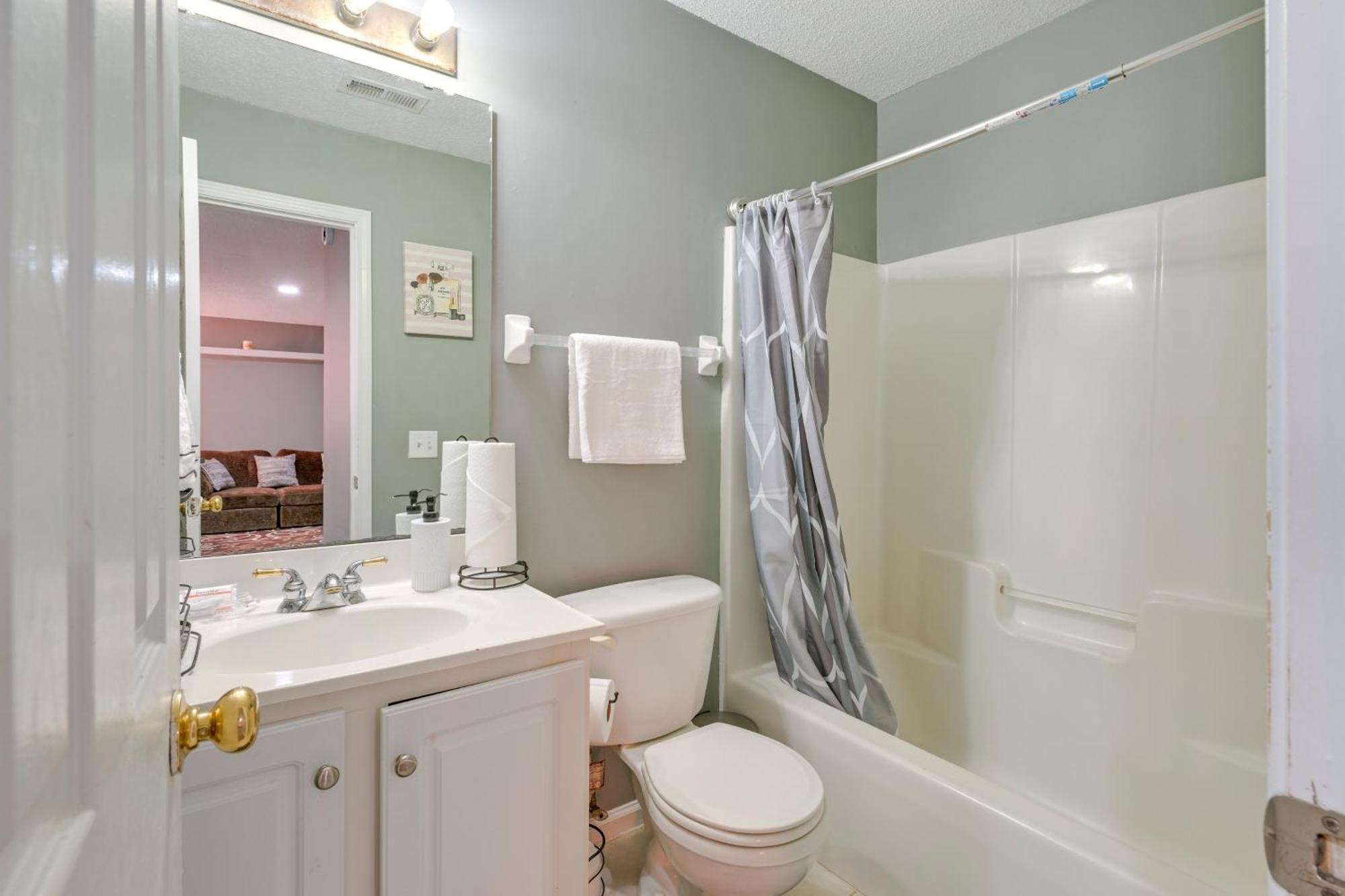 Holiday home 9 Mi To Uptown Dogs Welcome! Charlotte