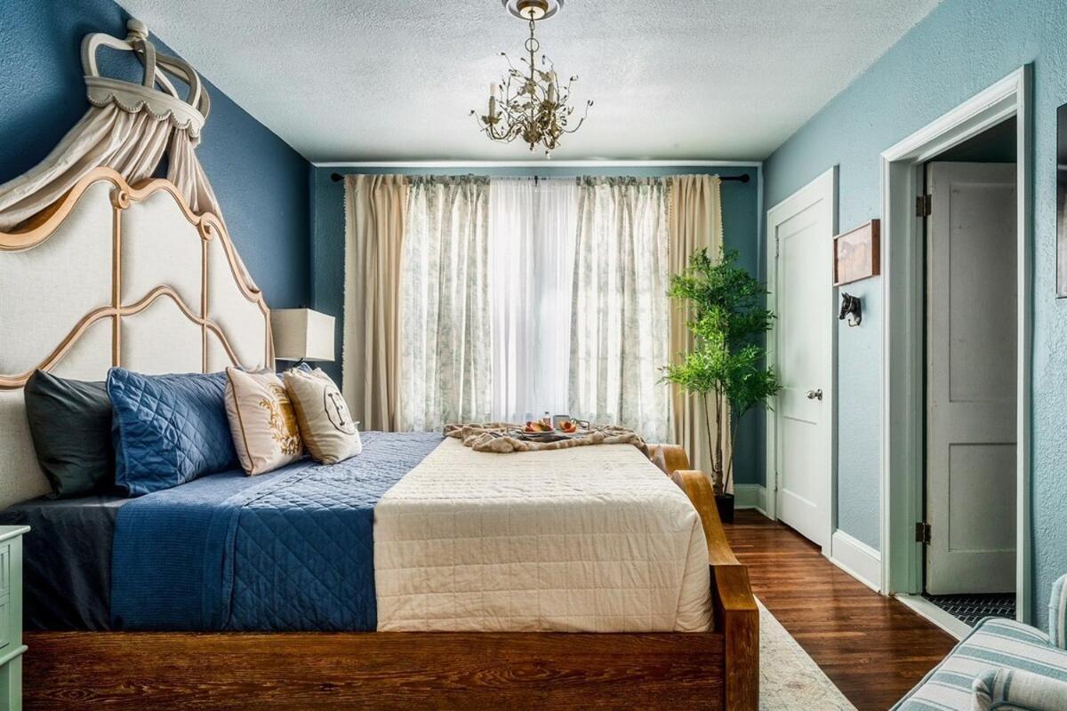 Book Fam Clt Combo Duplex Near Uptown & Breweries! *