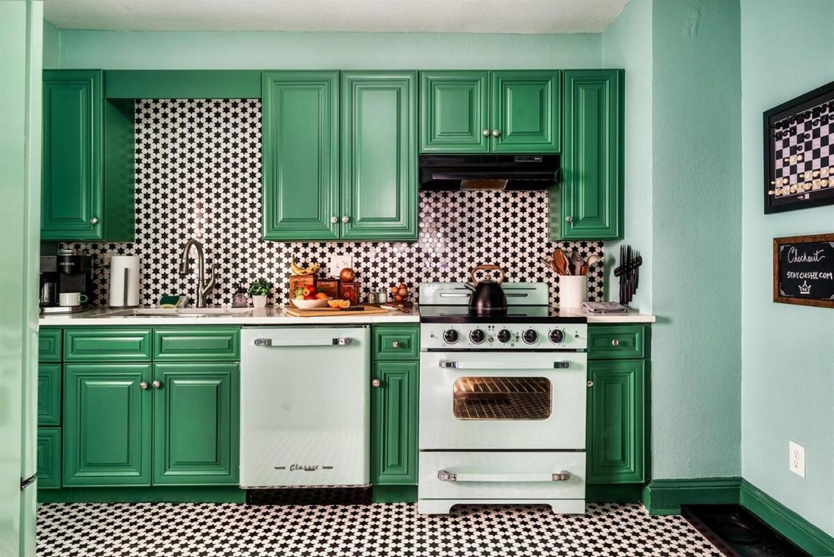 Book Fam Clt Combo Duplex Near Uptown & Breweries! Holiday home *