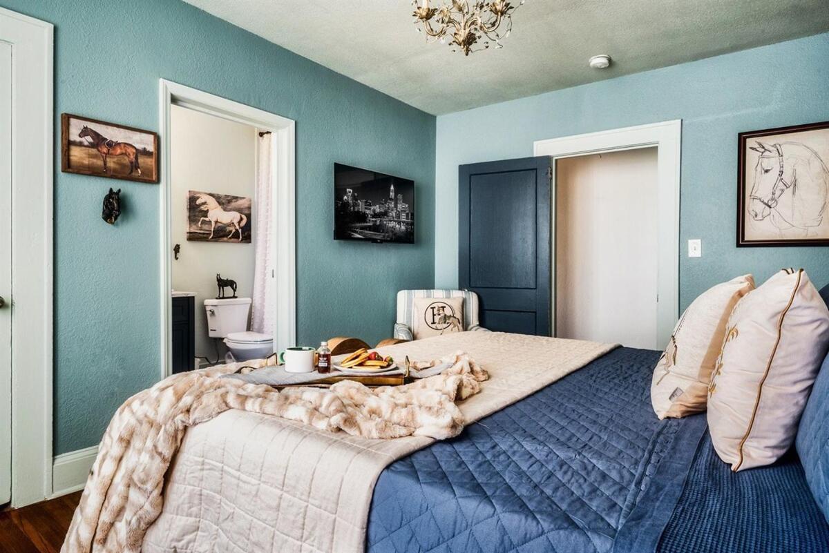 Holiday home Book Fam Clt Combo Duplex Near Uptown & Breweries!