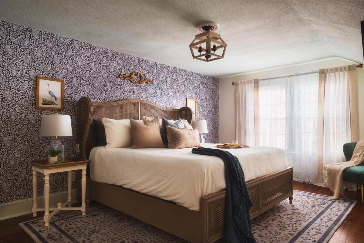 Book Fam Clt Combo Duplex Near Uptown & Breweries! *