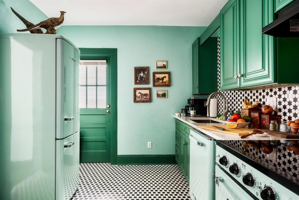 Book Fam Clt Combo Duplex Near Uptown & Breweries! *