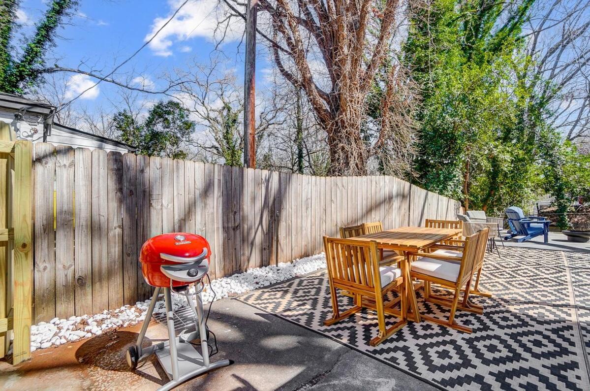 Holiday home Cozy House W Hot Tub & Big Yard