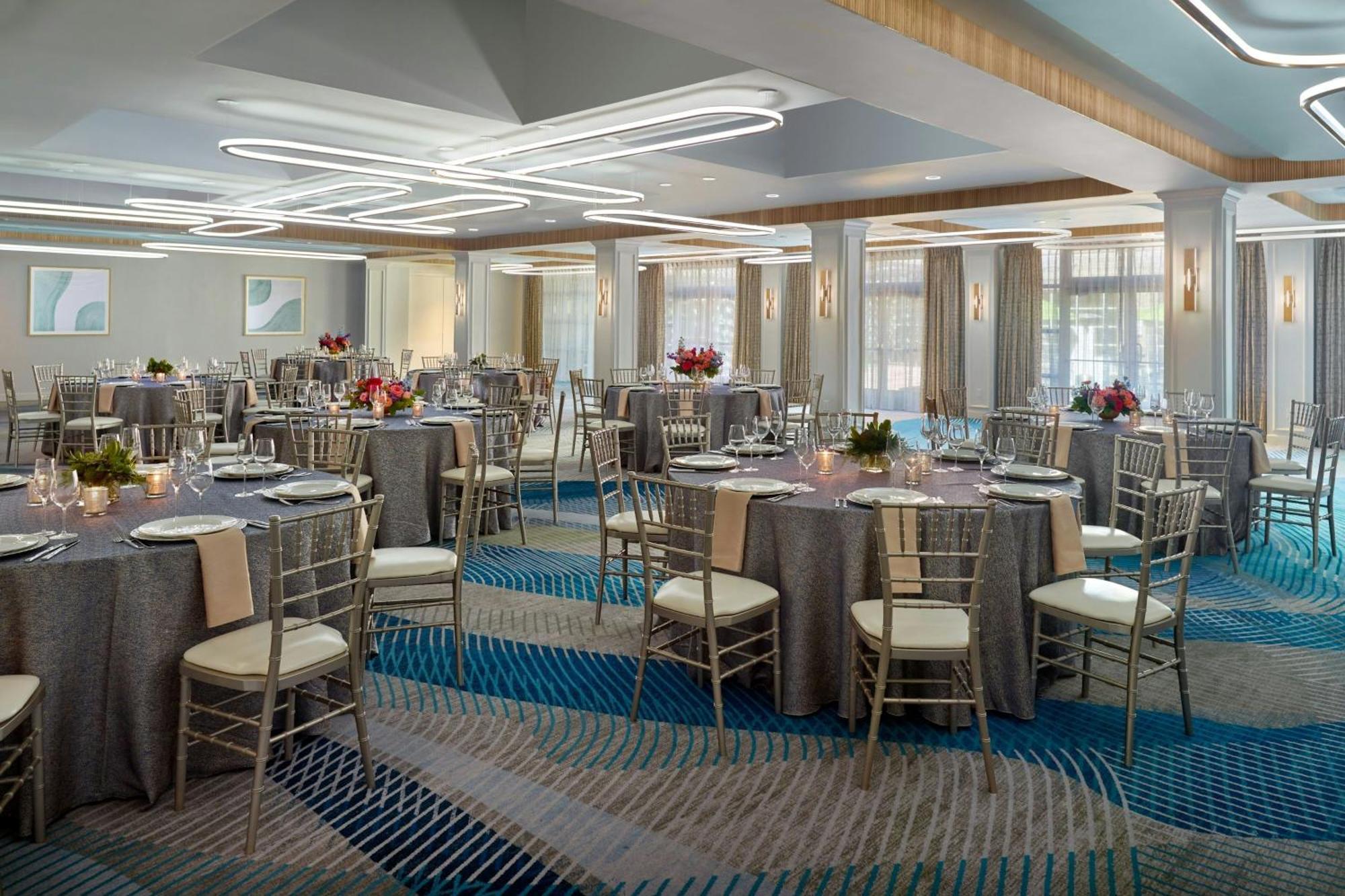 Renaissance Southpark Hotel