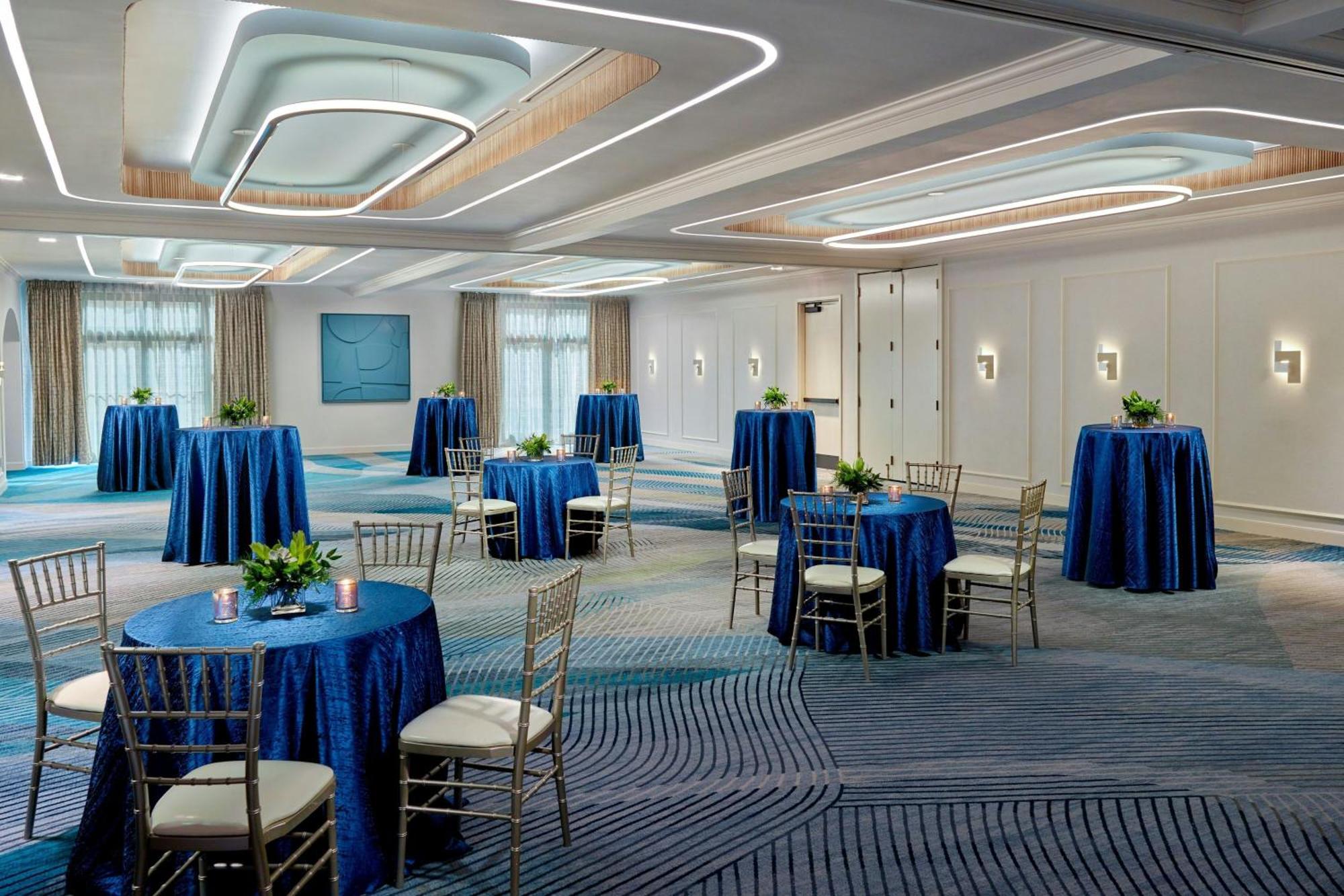 Renaissance Southpark Hotel 4*