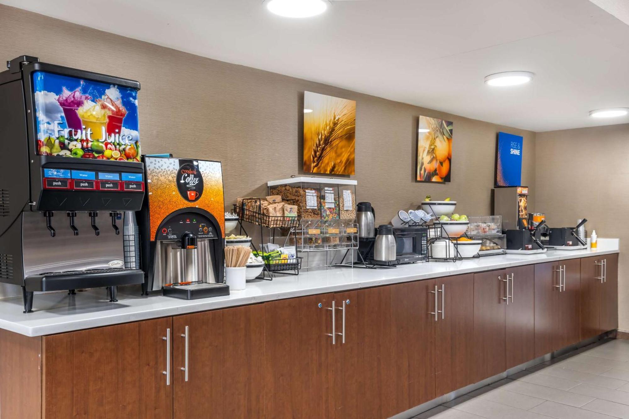 Comfort Airport Uptown Inn 3*