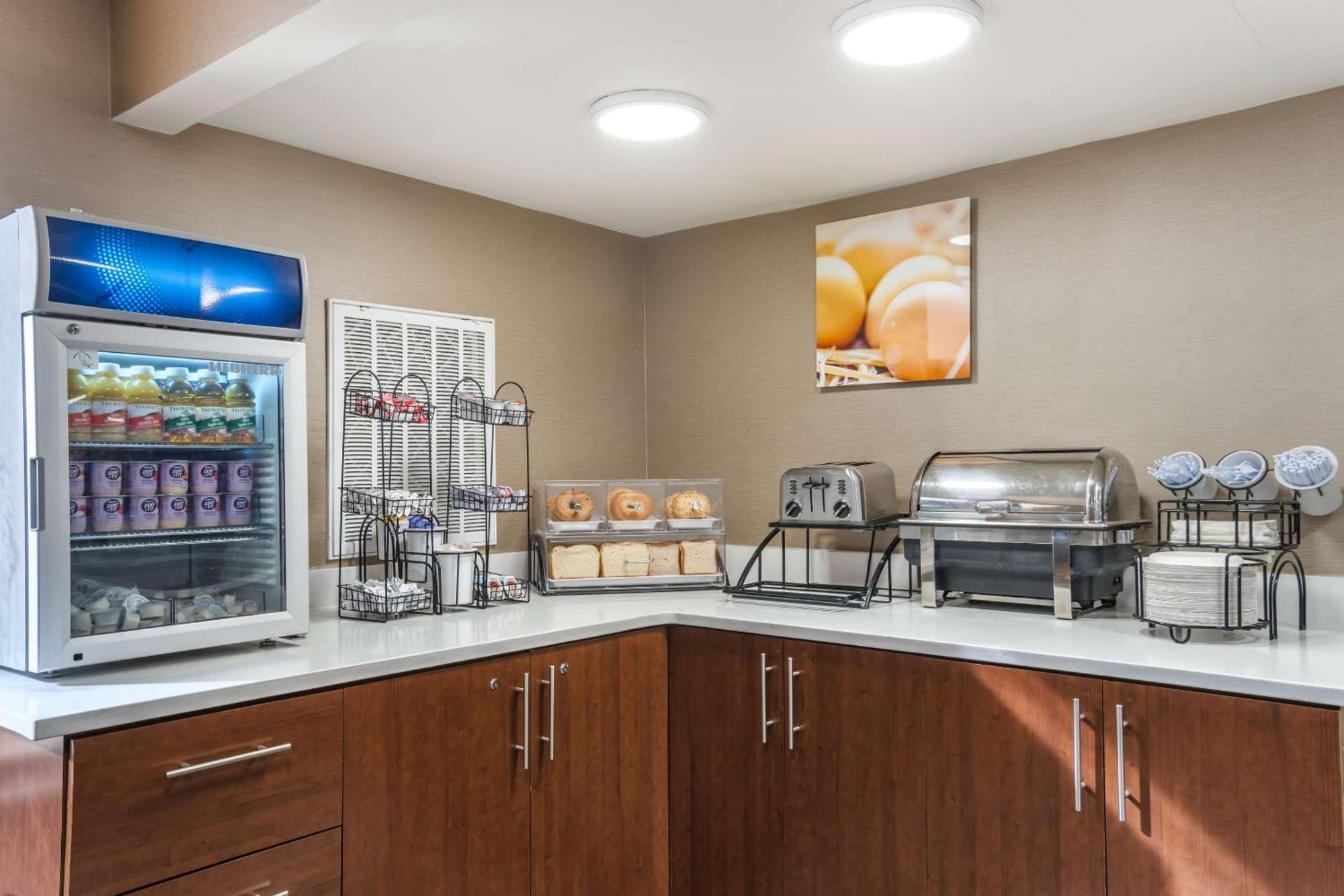 Inn Comfort Airport Uptown 3*