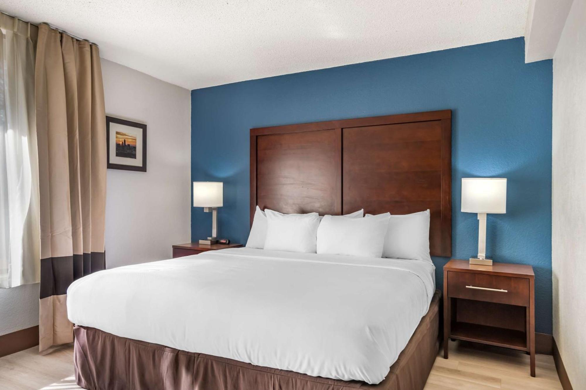 Comfort Airport Uptown 3*