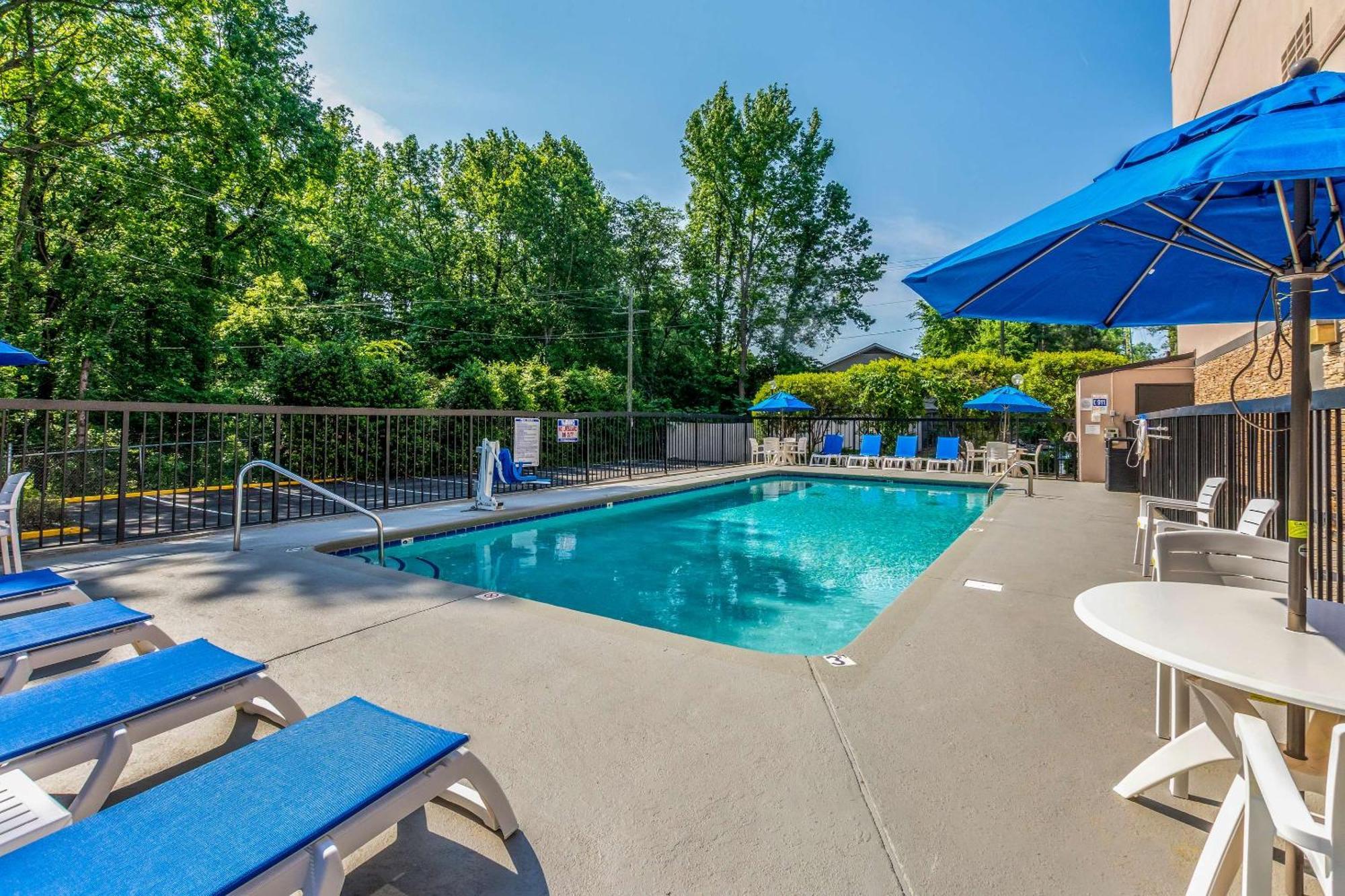 Comfort Airport Uptown 3*