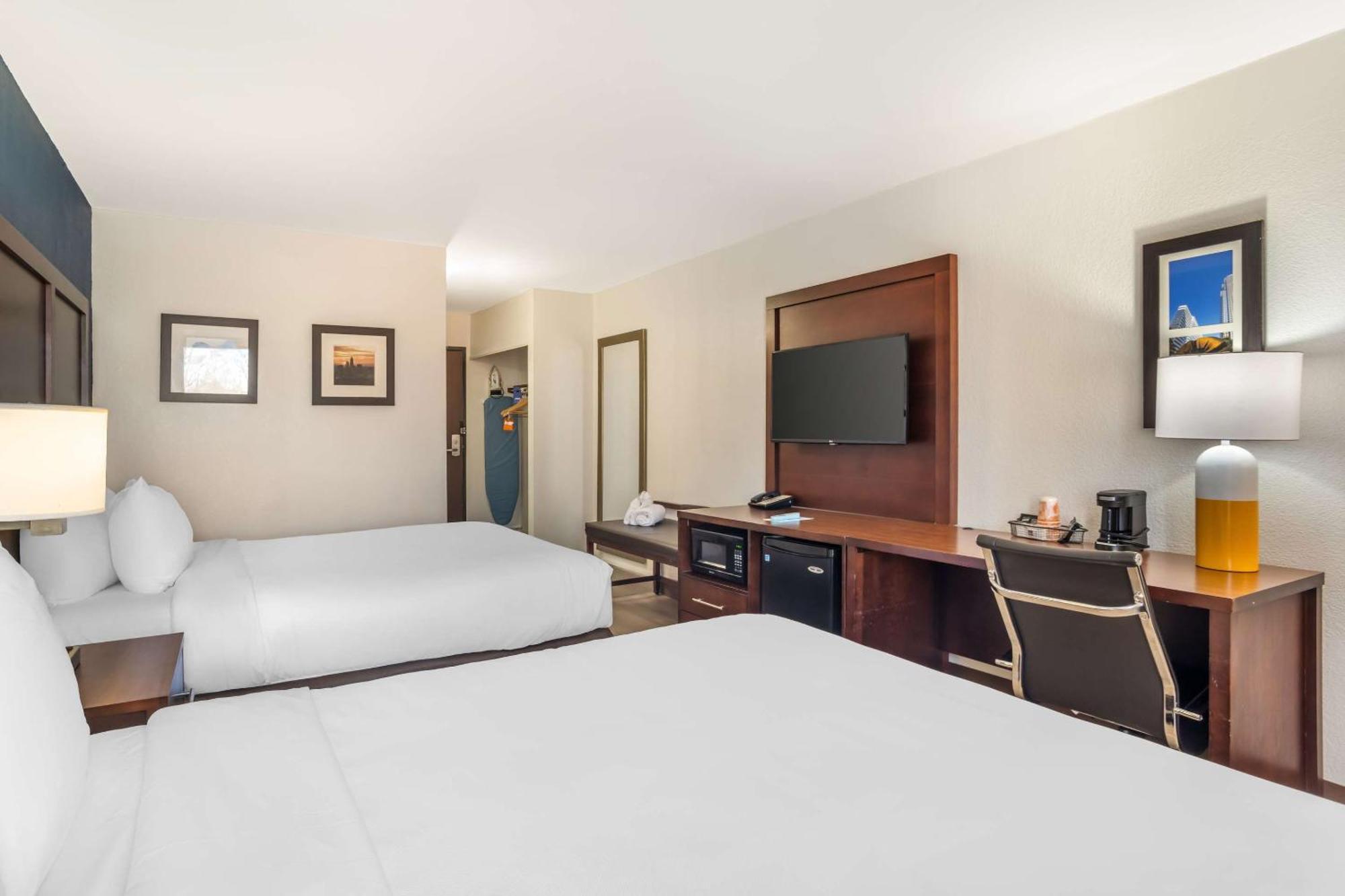 Inn Comfort Airport Uptown 3*
