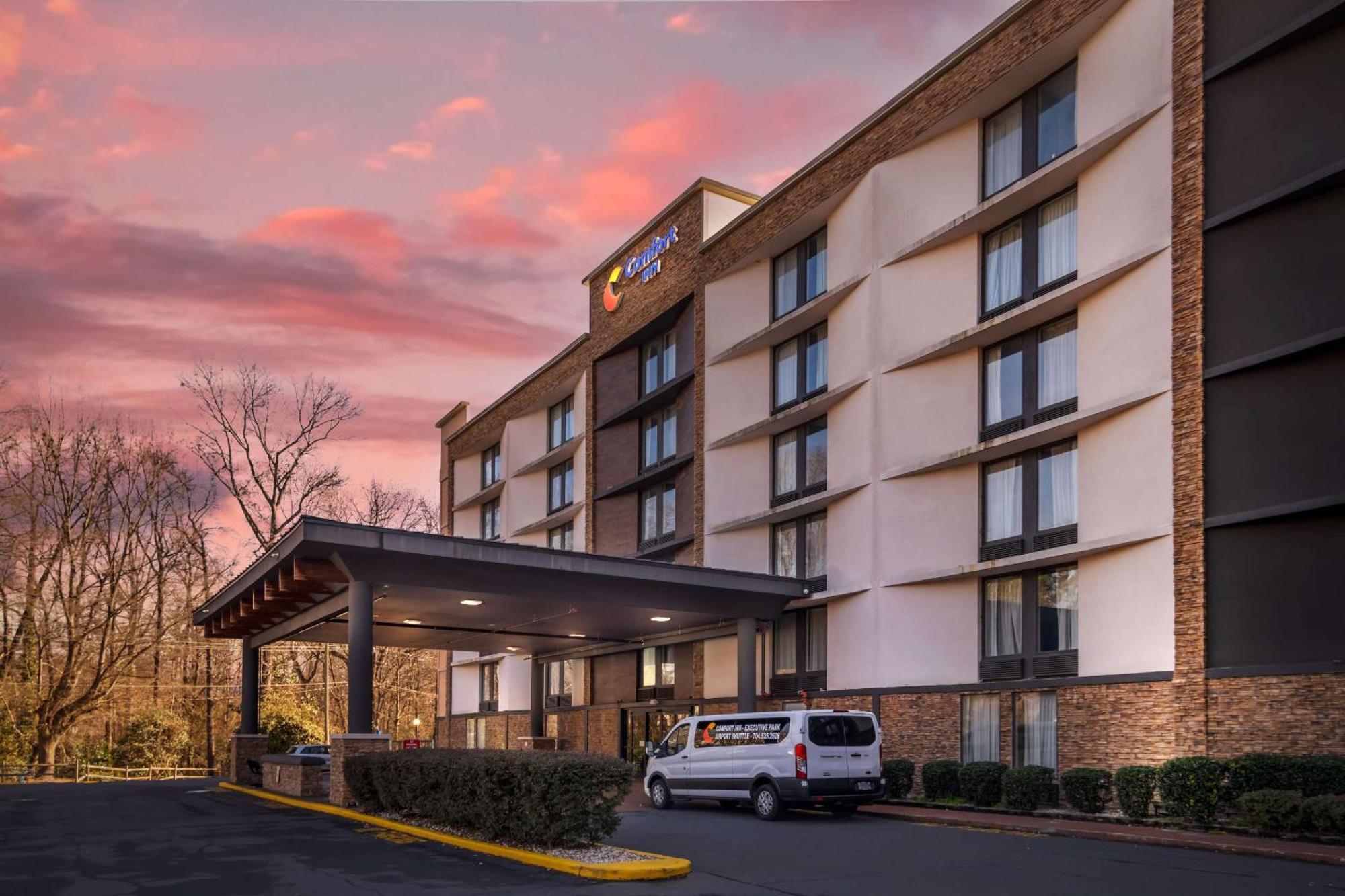 Comfort Airport Uptown Inn
