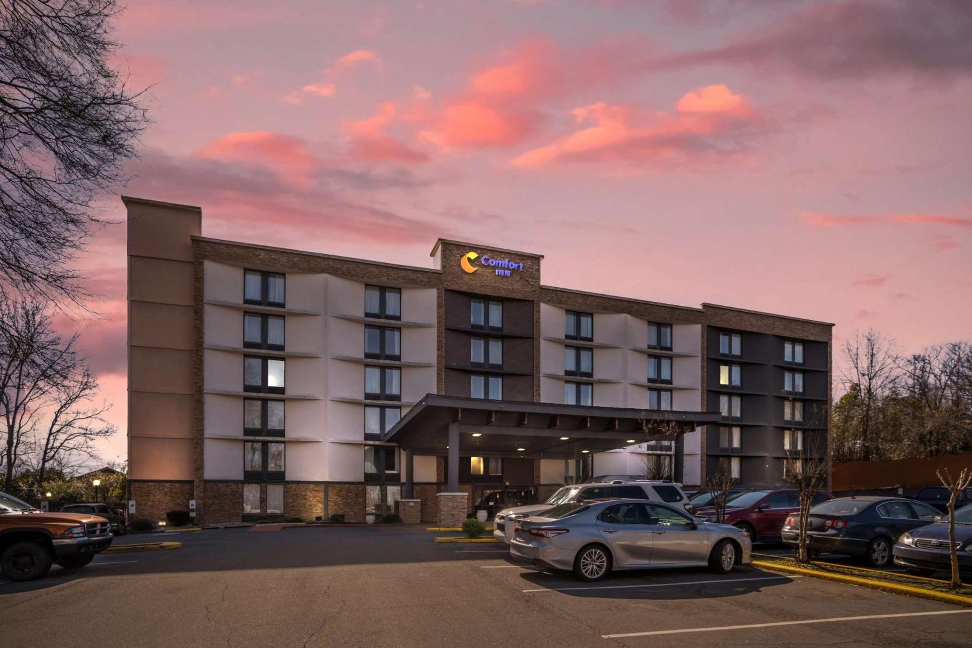 Comfort Airport Uptown Inn