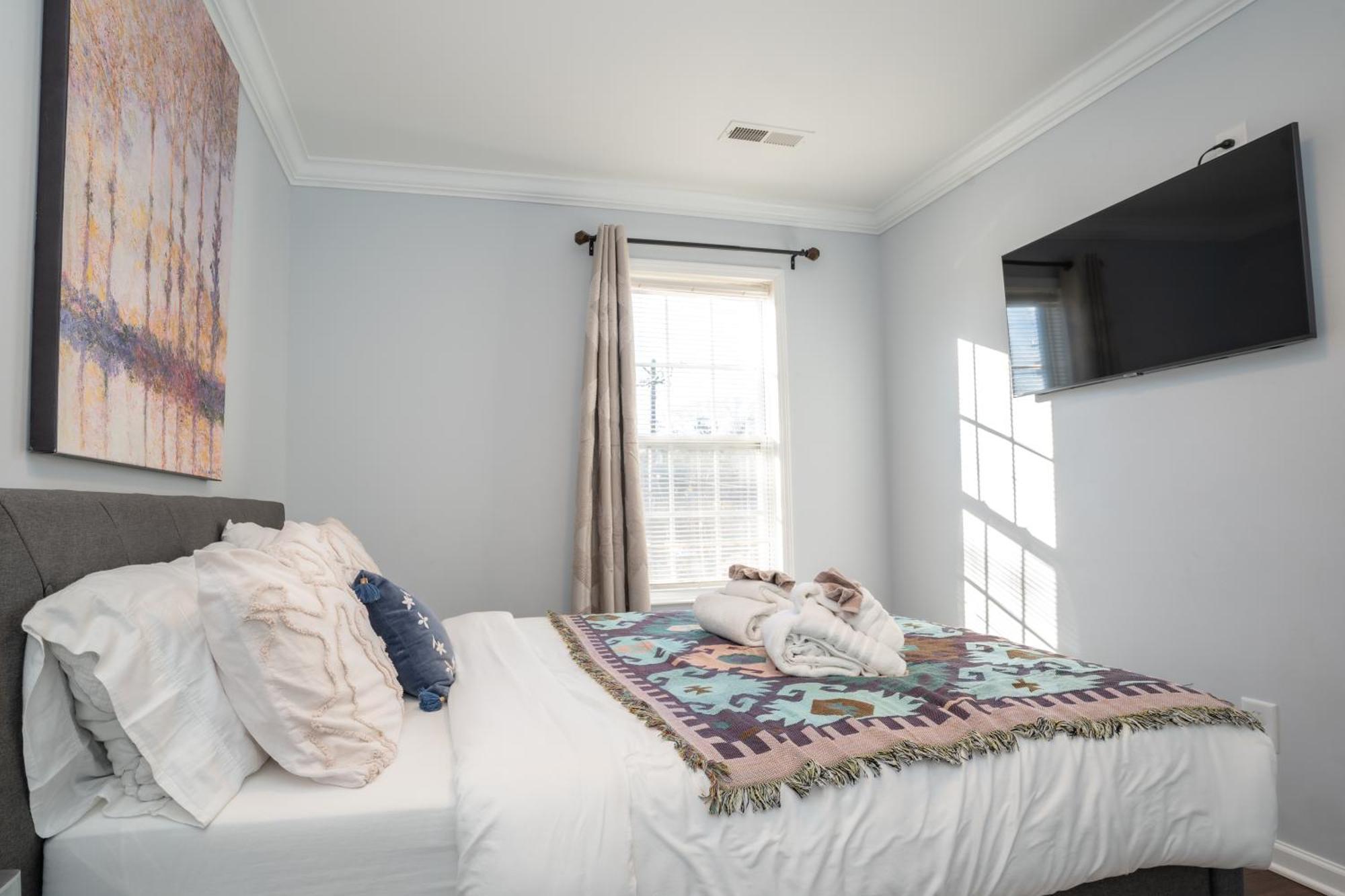 Downtown Gem With Fenced Yard, Bbq Grill And Firepit Holiday home *