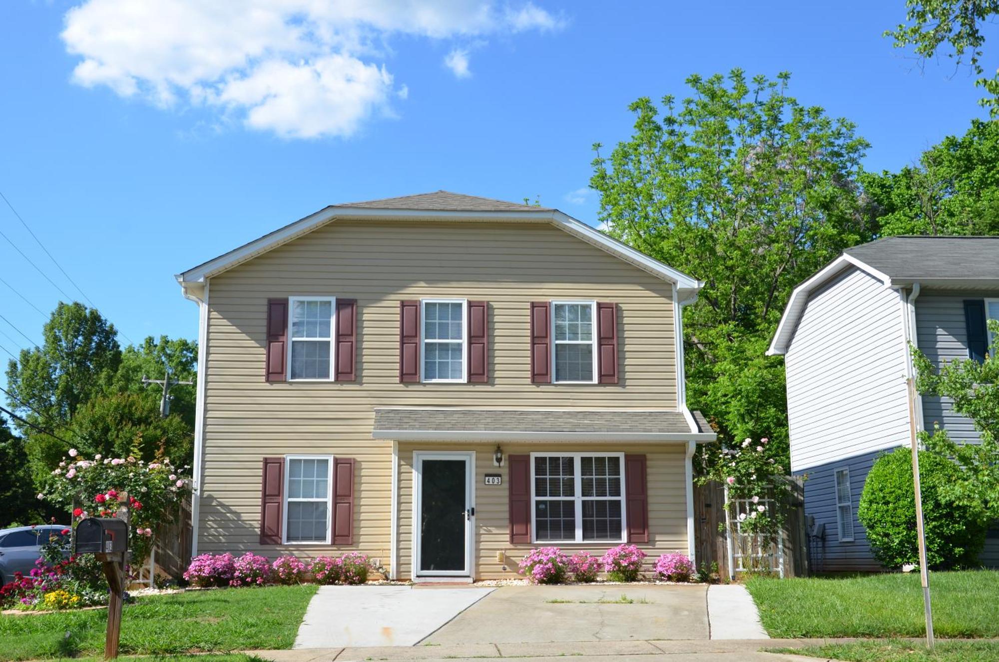 Downtown Gem With Fenced Yard, Bbq Grill And Firepit *