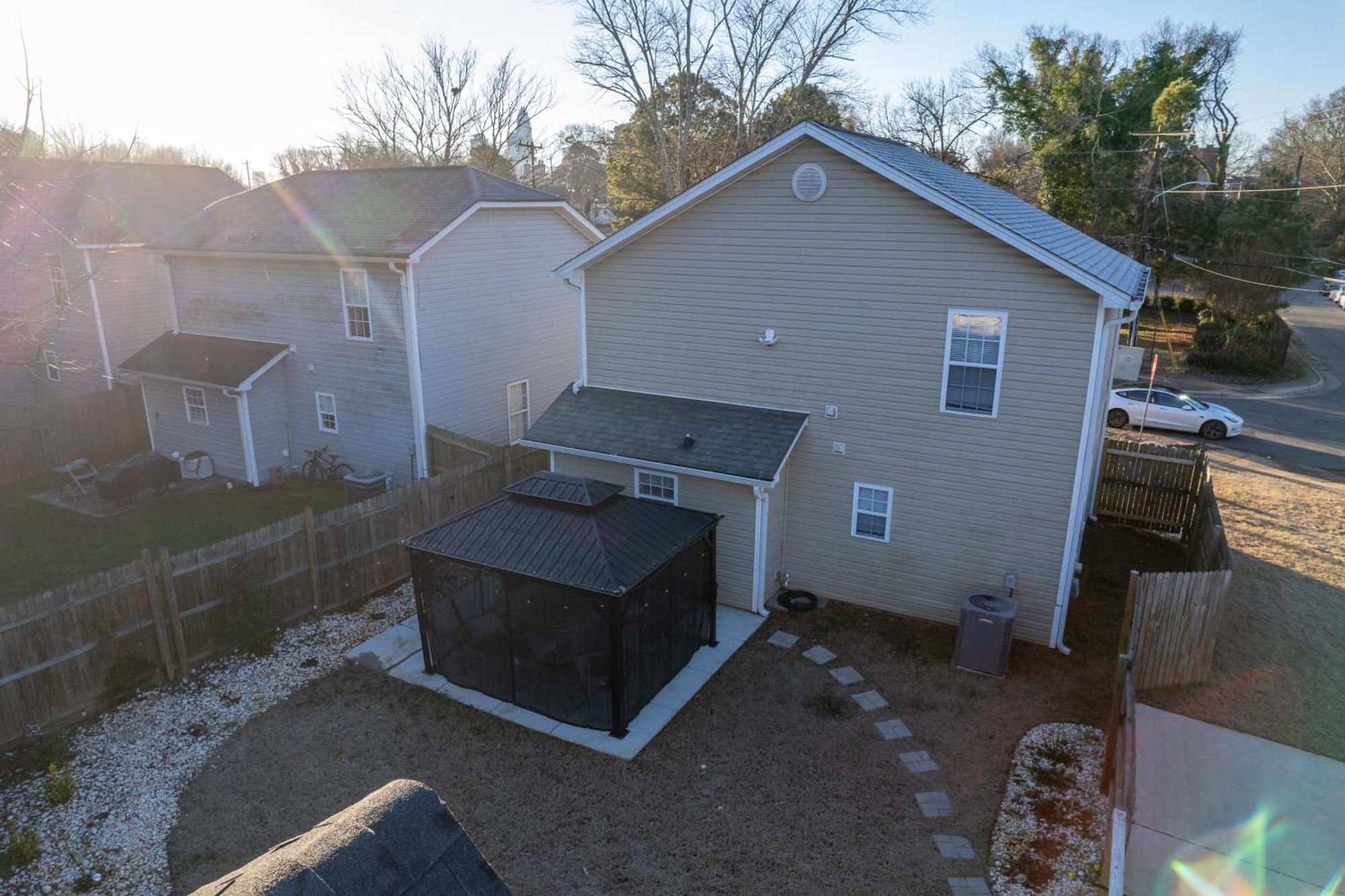 Holiday home Downtown Gem With Fenced Yard, Bbq Grill And Firepit