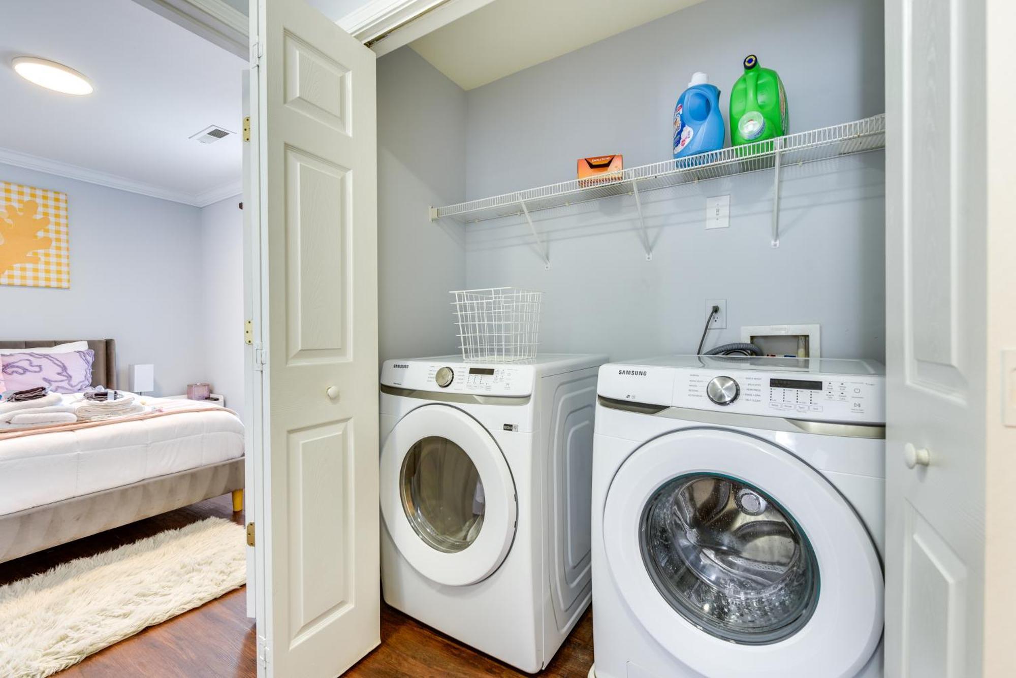 Downtown Gem With Fenced Yard, Bbq Grill And Firepit Holiday home *
