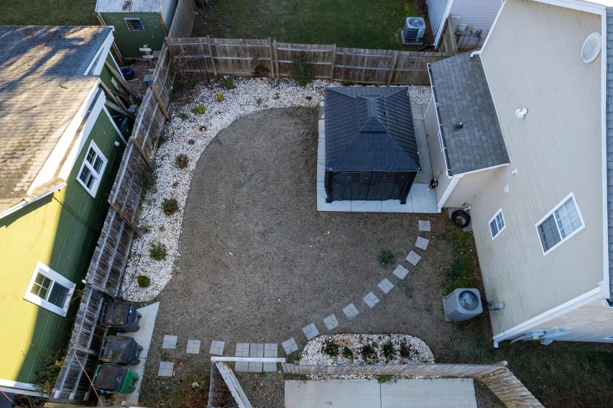 Downtown Gem With Fenced Yard, Bbq Grill And Firepit