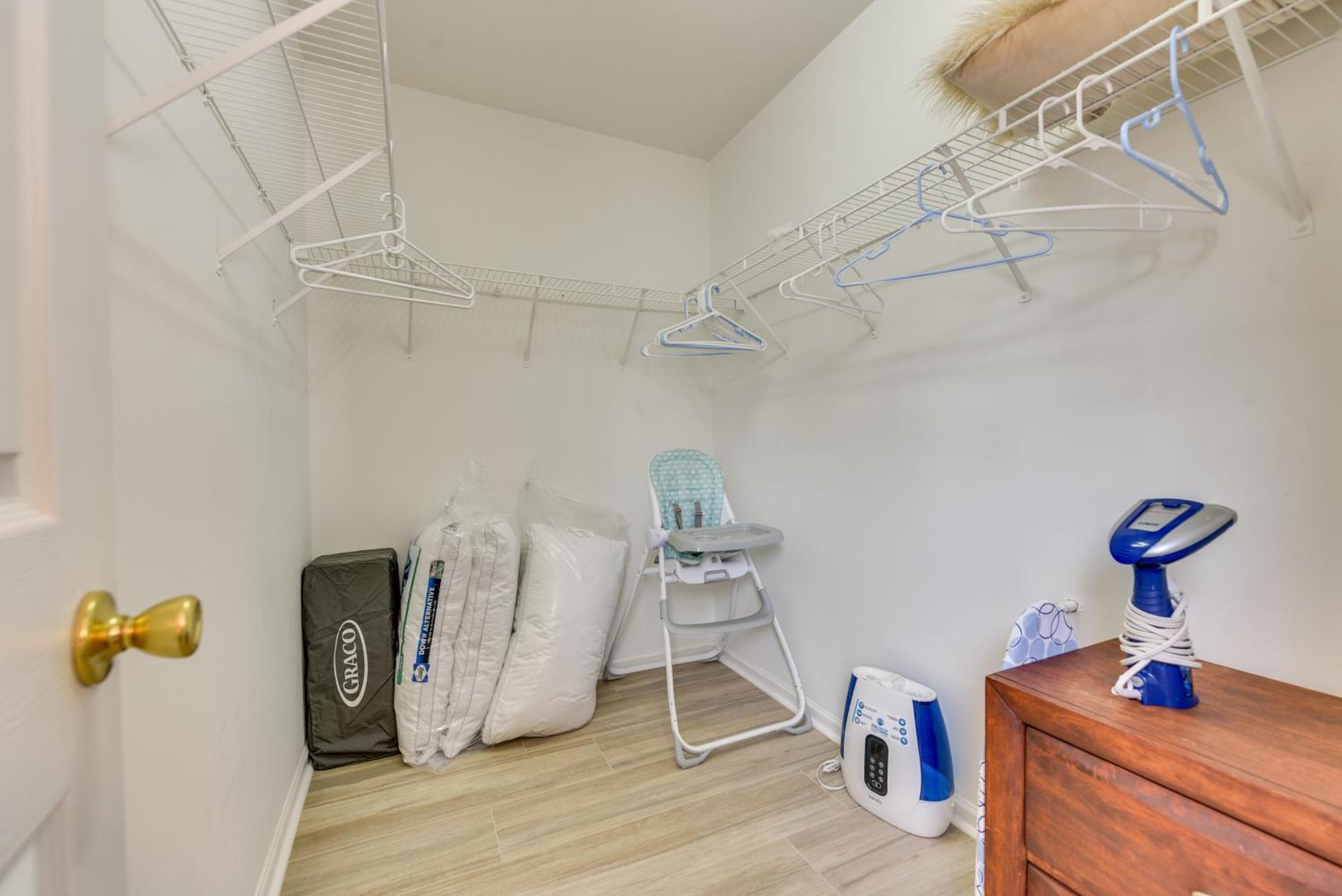 Downtown Gem With Fenced Yard, Bbq Grill And Firepit Holiday home *