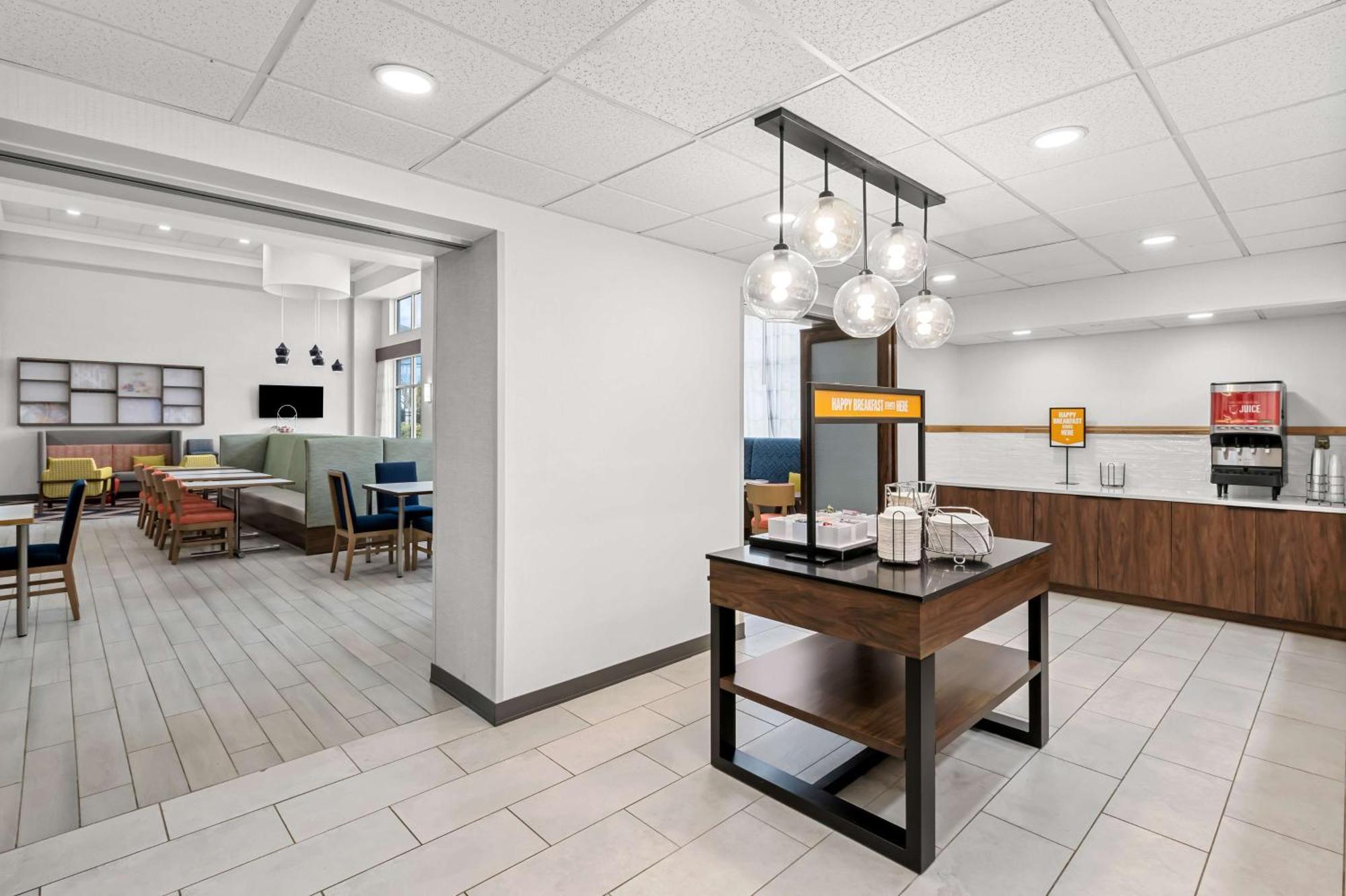 Hampton & Charlotte-airport Hotel 3*