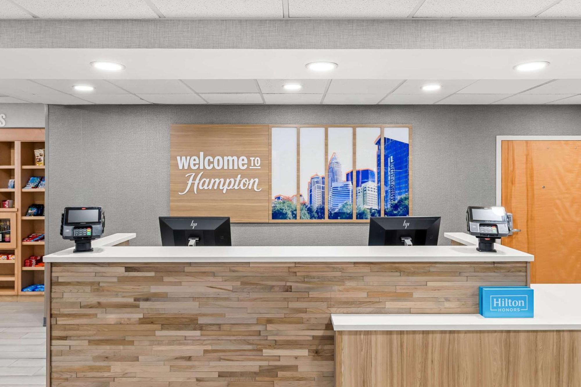 Hampton & Charlotte-airport 3*