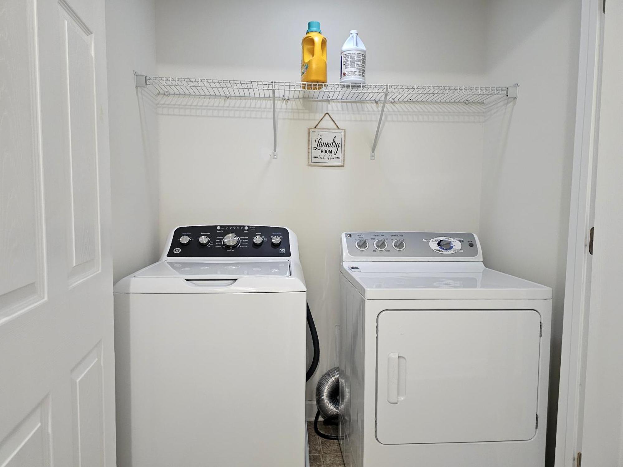 Charlorre Townhome - 1br Pet Friendly *