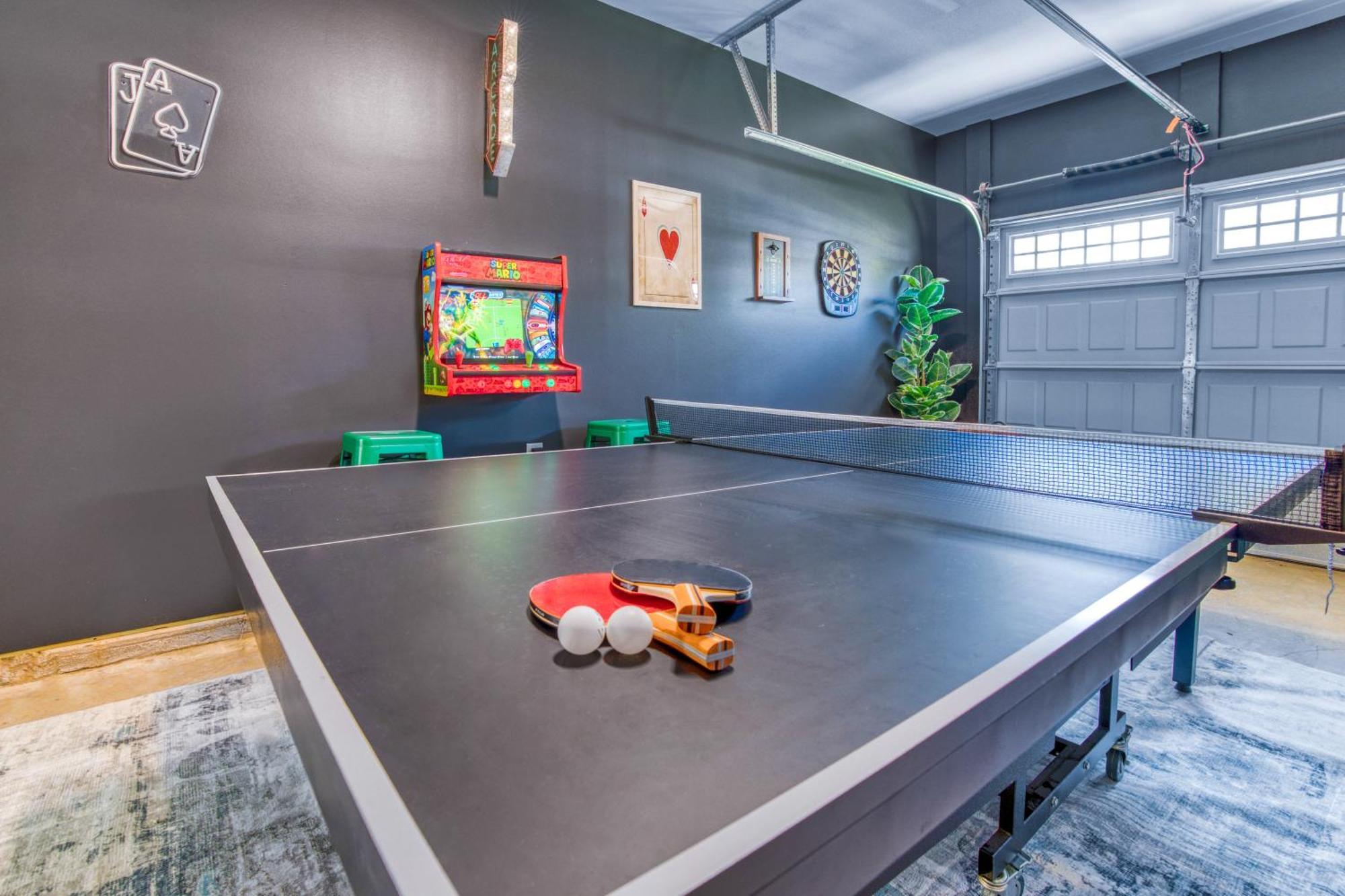 Holiday home 3 Lux King Beds O Game Rm O Fenced Backyard Escape